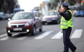 Inspektorzy policji drogowej będą mogli zatrzymywać samochody, gdzie im się podoba