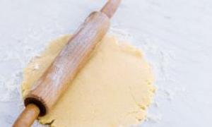Ciasto kruche na kurnik: przepisy ze zdjęciami i porady cukierników Przygotowanie kurnika z ciasta kruchego